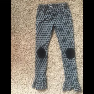 Persnickety ruffle leggings